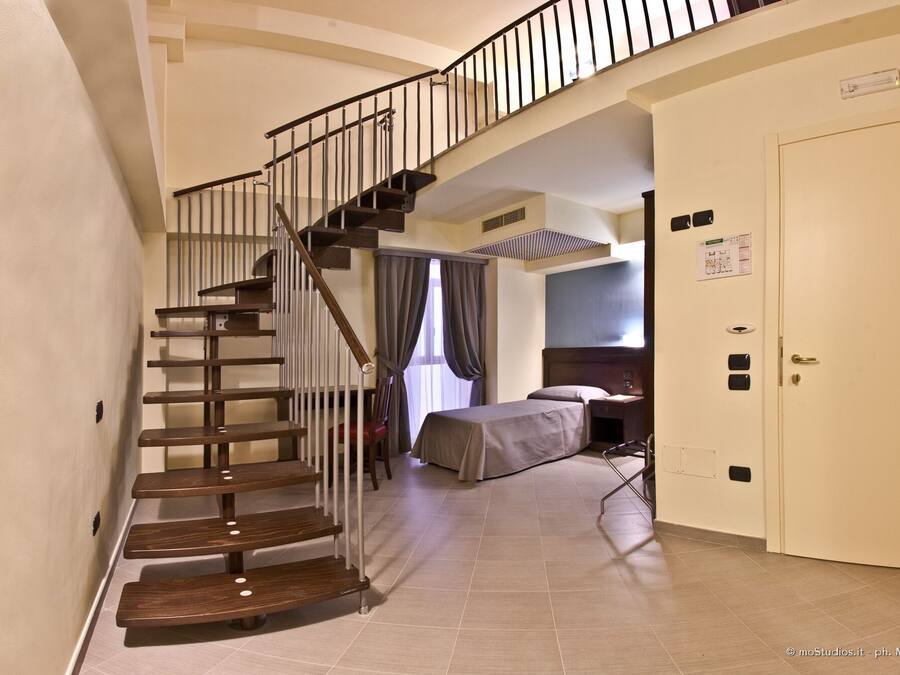 In-room safe, desk, WiFi (free), bed sheets