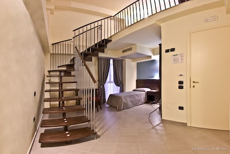 In-room safe, desk, free WiFi, bed sheets