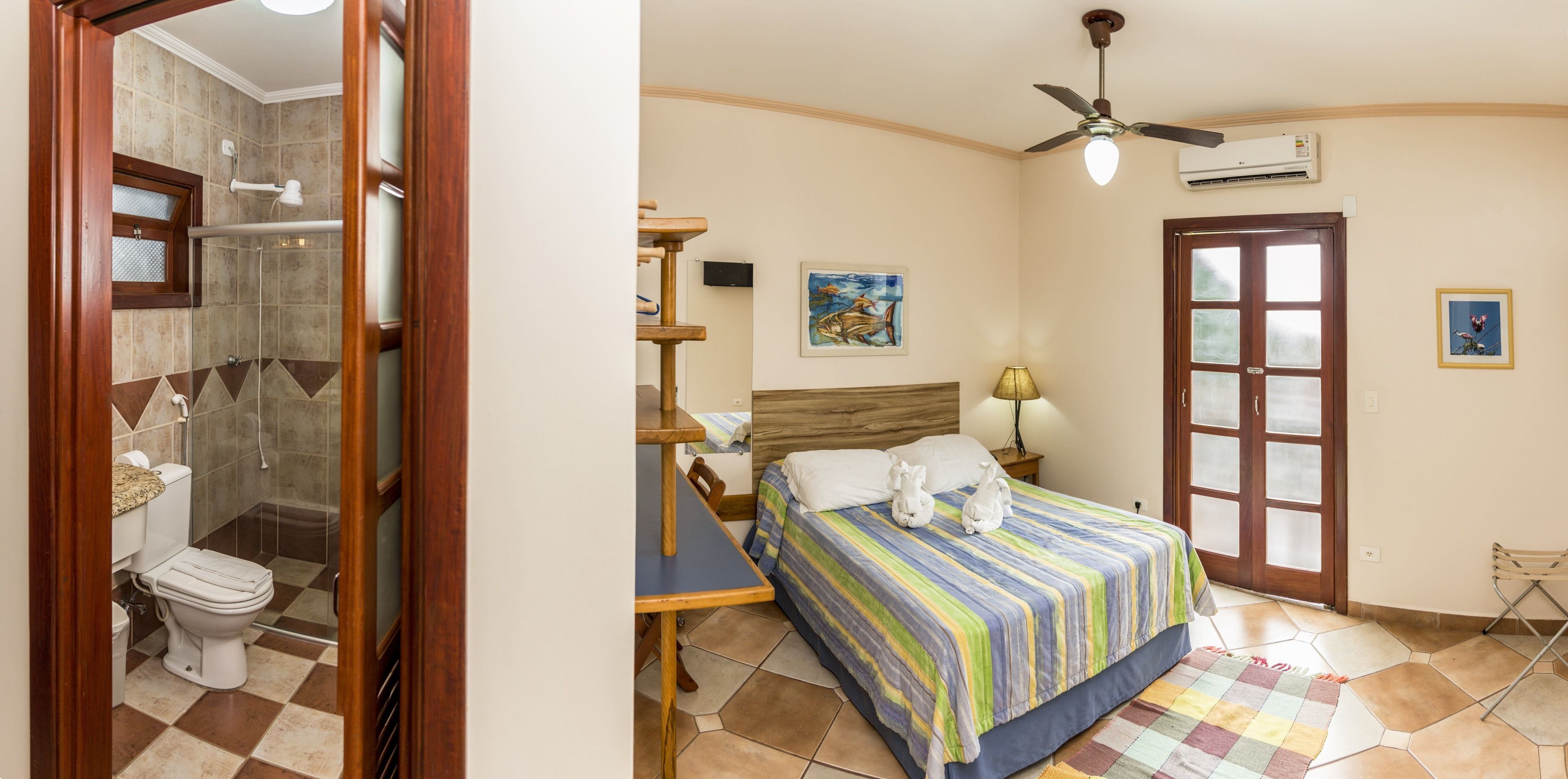 迷你吧、客房内保险箱、免费 WiFi、床单