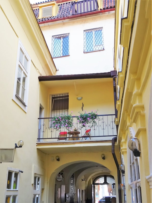 Courtyard - U Dvou Zlatych Klicu (Prague)