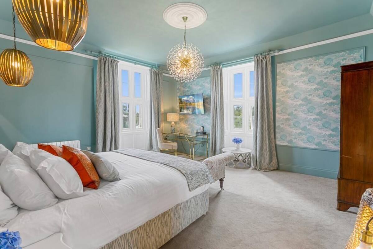 Literie hypoallergénique, décoration personnalisée, Wi-Fi gratuit