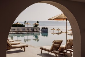 Seasonal outdoor pool, open 10:00 AM to 6:00 PM, pool umbrellas - Cabo (Corfu)