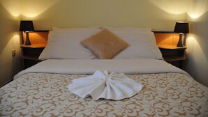 Egyptian cotton sheets, premium bedding, minibar, in-room safe - Galerija (Zagreb)