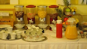 Daily buffet breakfast for a fee - Galerija (Zagreb)