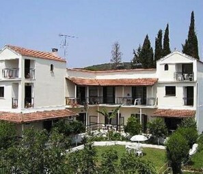 Fachada de la propiedad