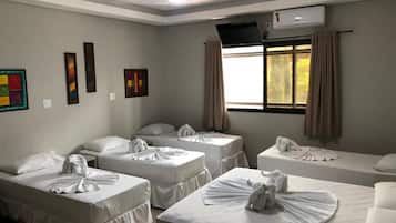 Minibar, iron/ironing board, free WiFi, bed sheets