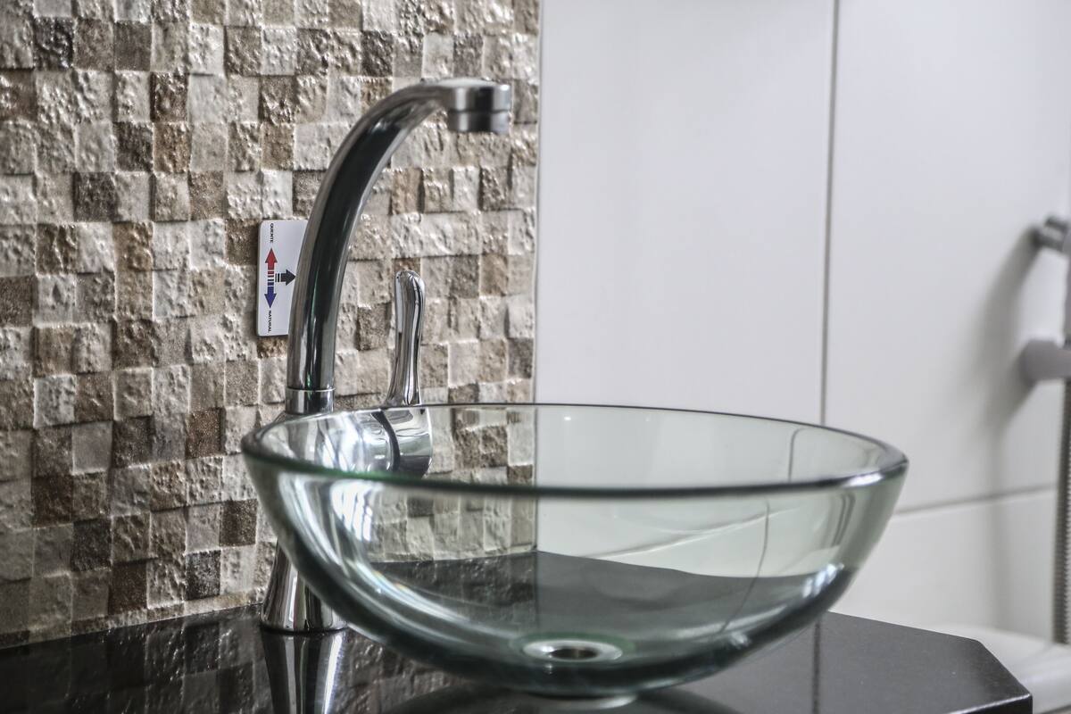 luxury twin room, 2 single beds | bathroom | shower, free toiletries, towels