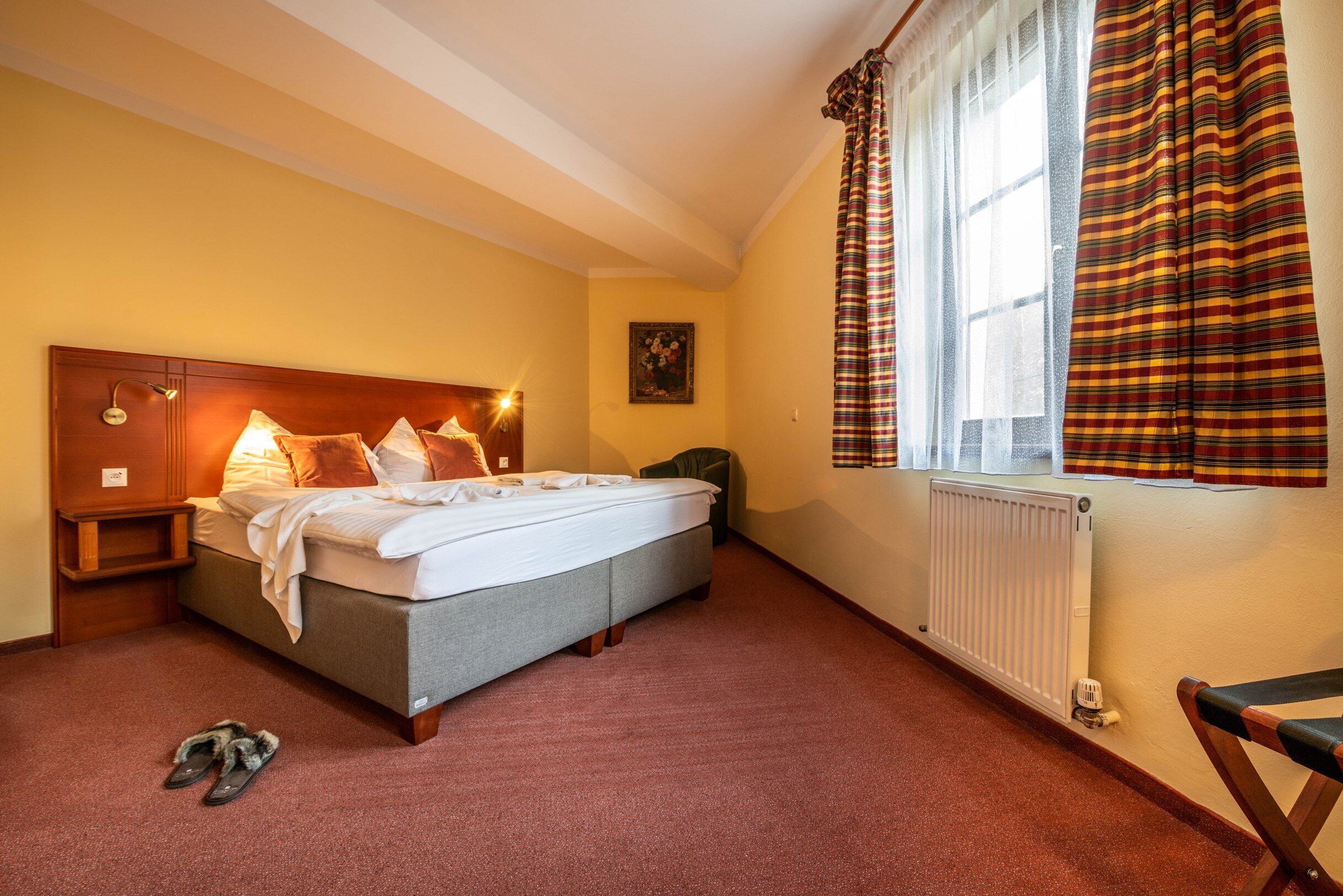 Exclusive Double Room | In-room safe, iron/ironing board, free WiFi, bed sheets