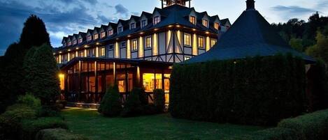 Façade de l’hébergement - soirée/nuit