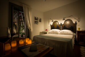 Chambre Double Supérieure, 1 lit double, salle de bains privée, vue jardin