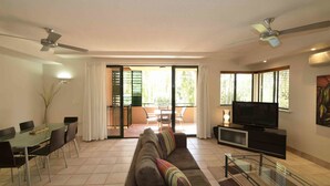 Standard Apartment, 2 Bedrooms, 2 Bathrooms | Living area | Flat-screen TV, DVD player - Bermuda Villas (Noosaville)