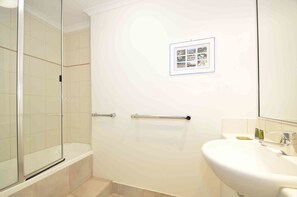 Standard-Apartment, 2 Schlafzimmer, 2 Bäder | Badezimmer