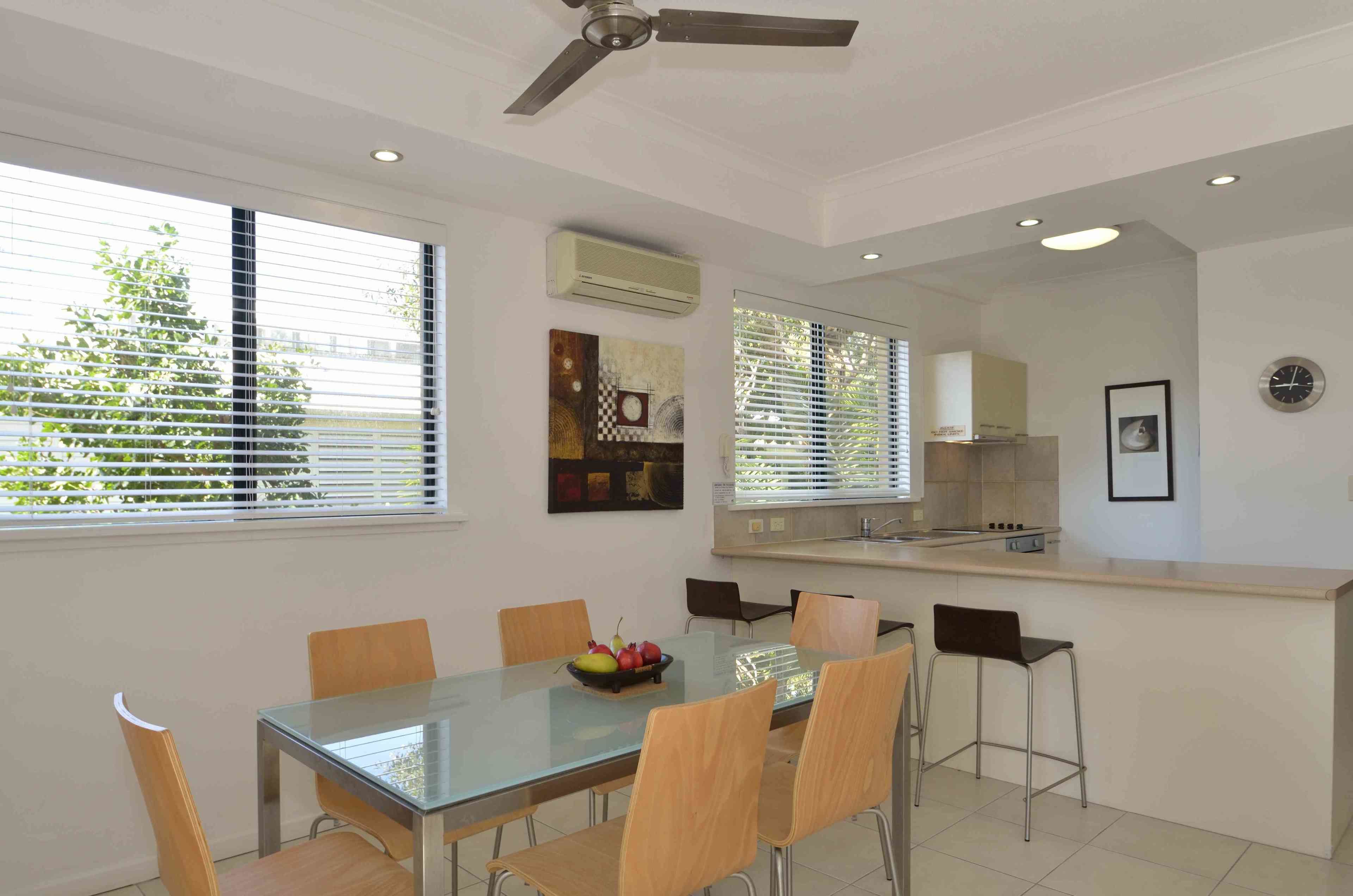 Standard Apartment, 2 Bedrooms, 2 Bathrooms | In-room dining