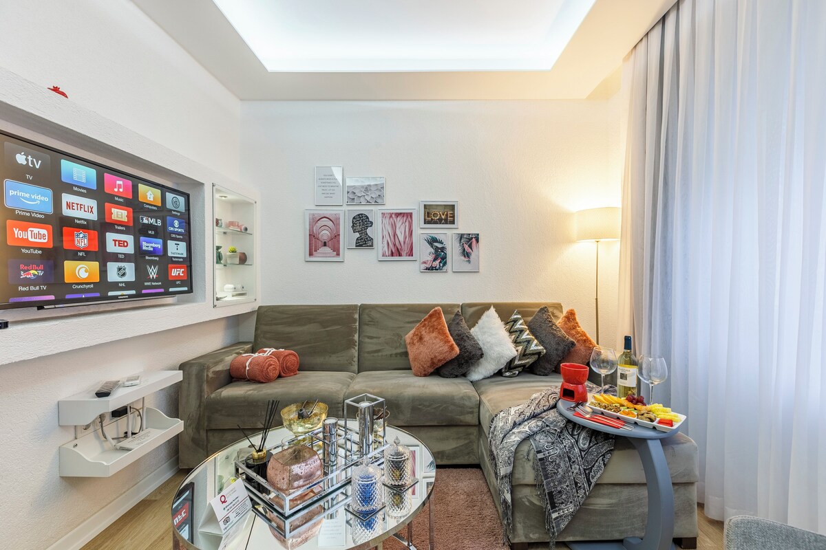 Junior Suite | Minibar, in-room safe, blackout curtains