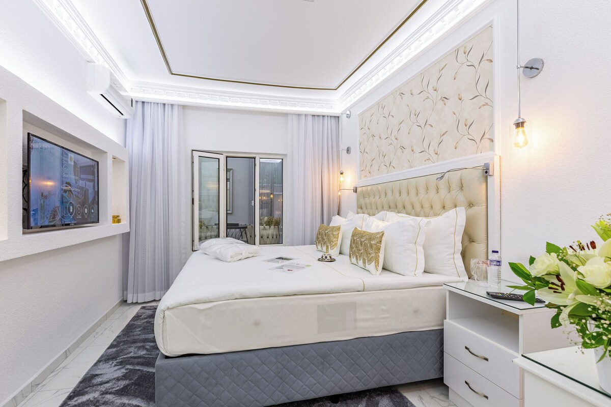2 Bedrooms (Ek Bina) | Bar mini, peti besi dalam bilik, langsir/tirai gelap terus 
