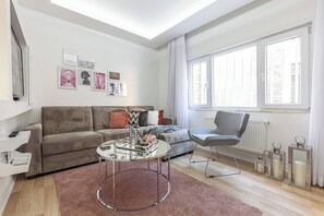 Suite Junior | Cuisine privée | Mini réfrigérateur, micro-ondes (sur demande), plaque de cuisson