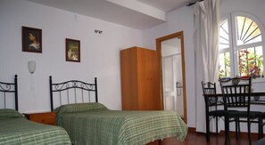 Kamar Quadruple | Brankas, kedap suara, dan tempat tidur bayi (biaya tambahan)