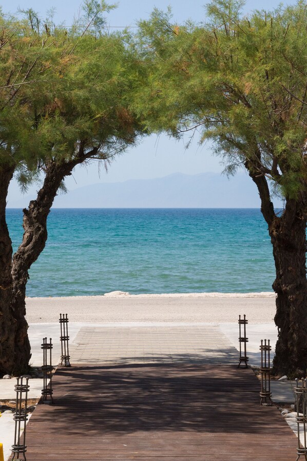 Front of property - The Wave (Corfu)