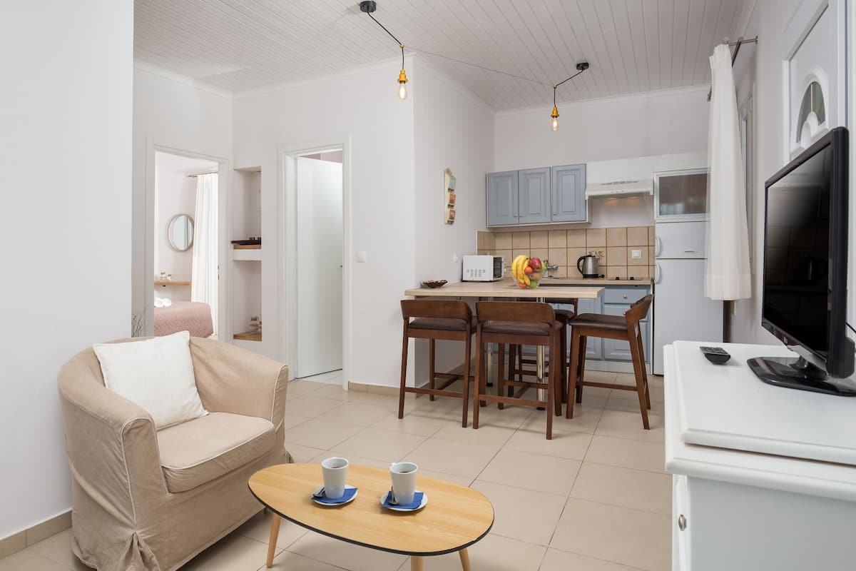 family apartment, 2 bedrooms | 1 bedroom, in-room safe, free wifi, bed sheets