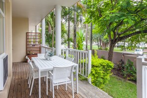 Front of property - Sandy Beach Resort (Noosaville)