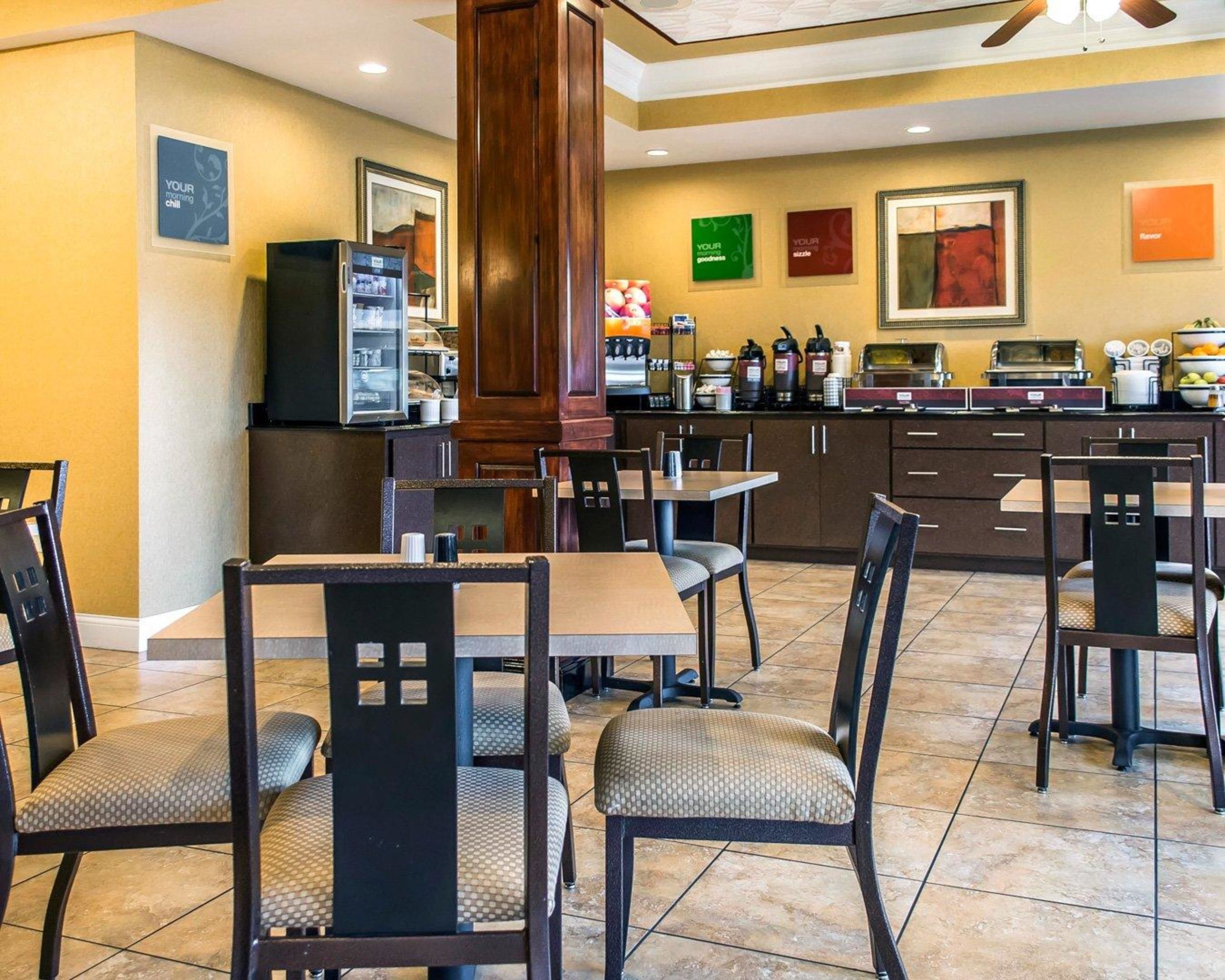 free daily full breakfast