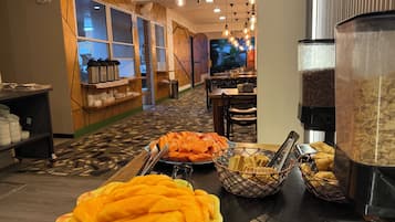 Free daily continental breakfast