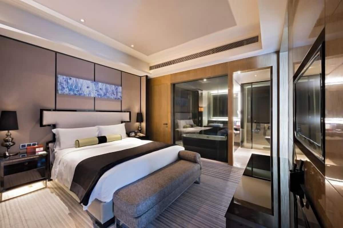 Couette en duvet d'oie, coffres-forts dans les chambres, bureau