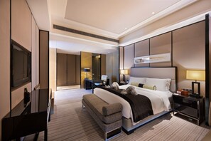 Luxury Double Room | Down duvets, in-room safe, desk, blackout curtains - Mels Weldon Dongguan Humen (Dongguan)