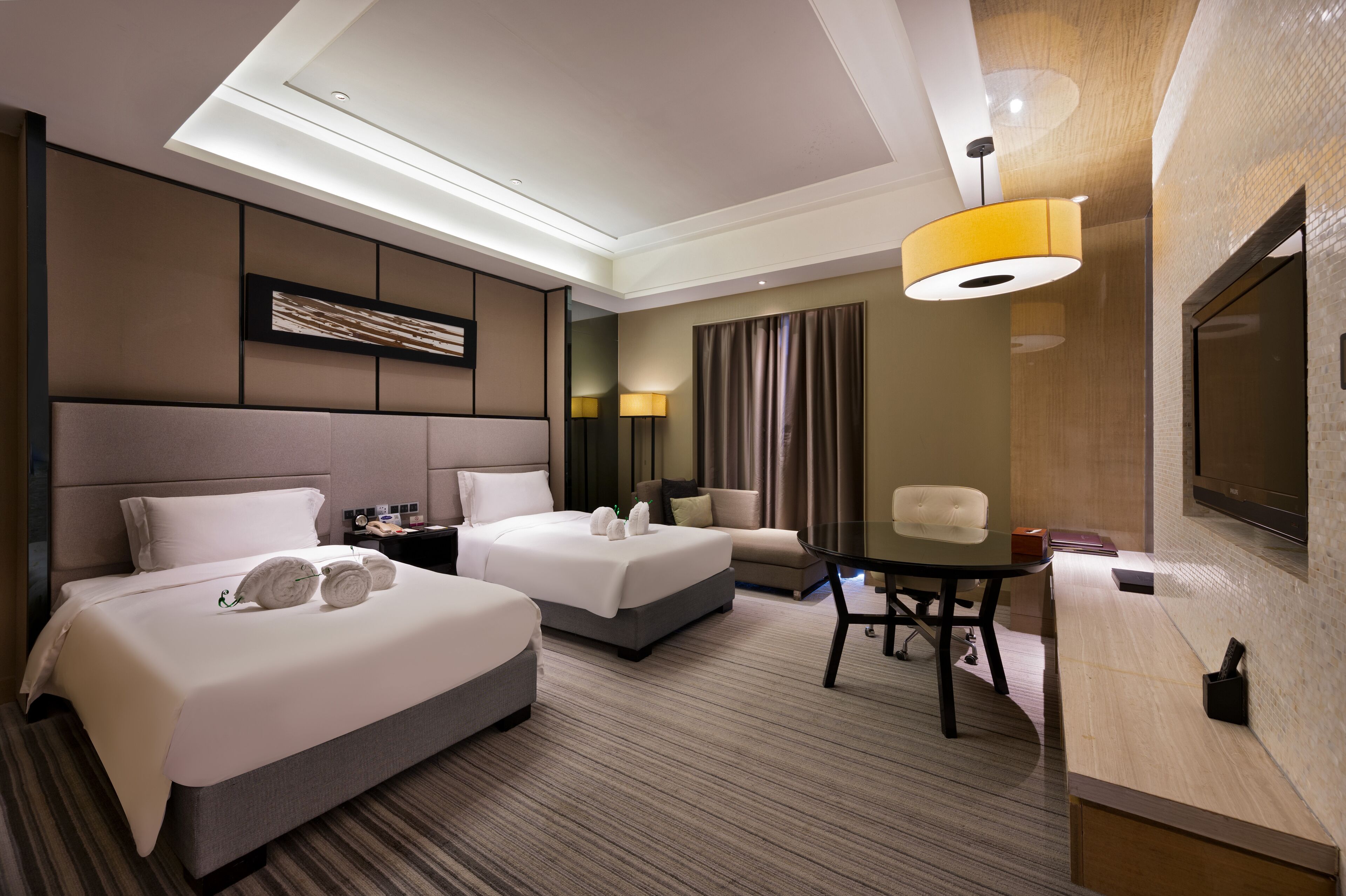 superior twin room | 1 bedroom, down duvets, in-room safe, desk