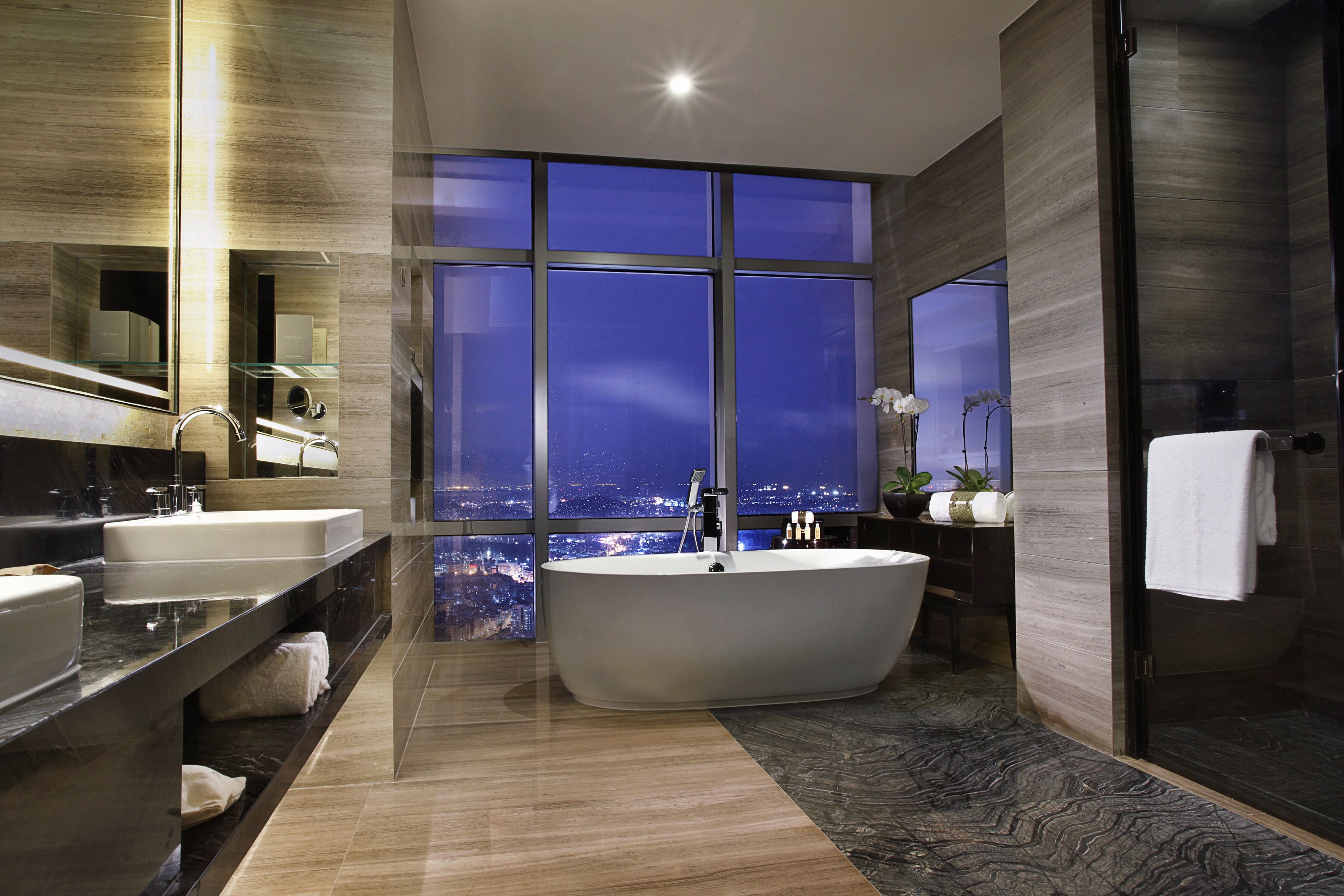 luxury double room | bathroom | separate bathtub and shower, free toiletries, hair dryer, bathrobes