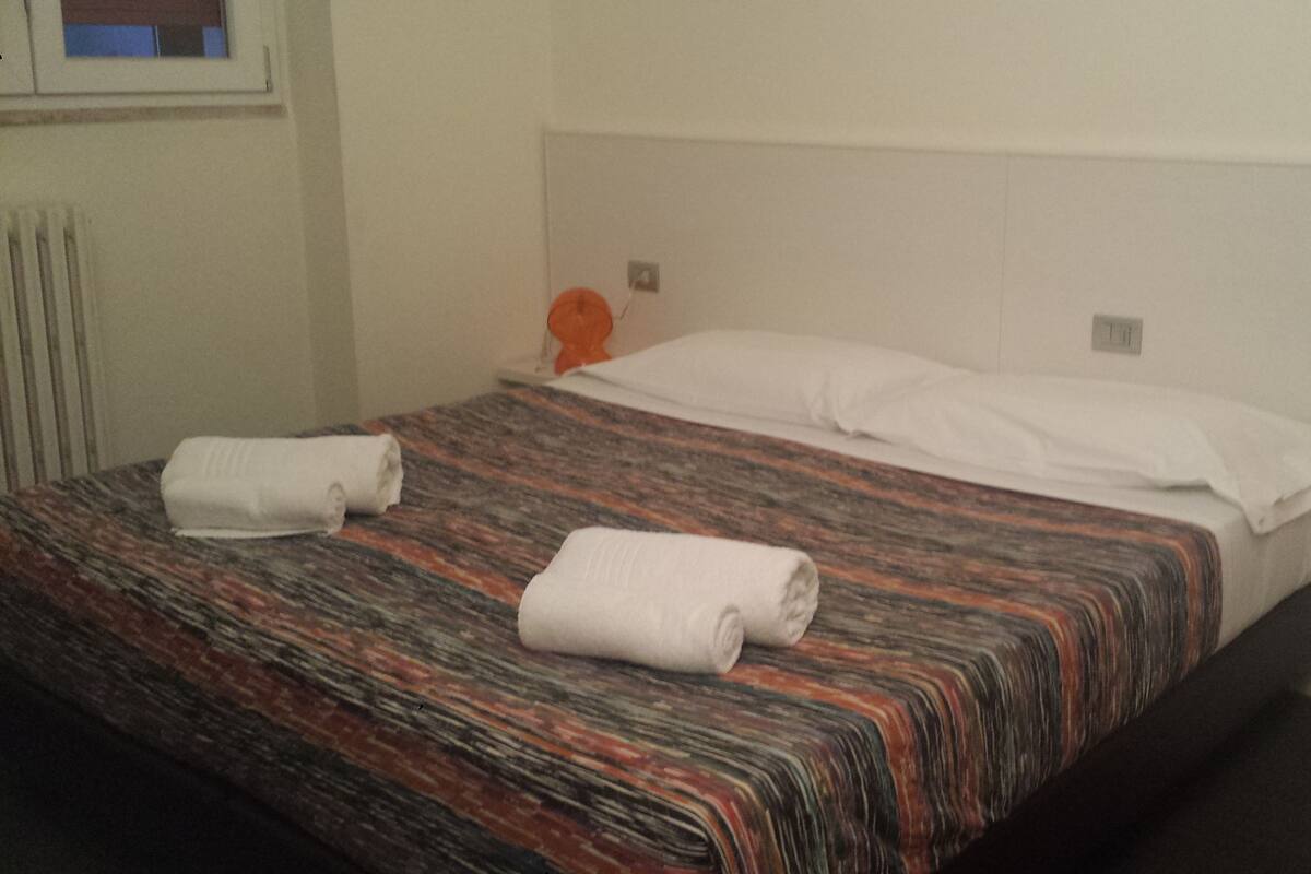 Double or Twin Room | Hypo-allergenic bedding available, desk, WiFi (free)