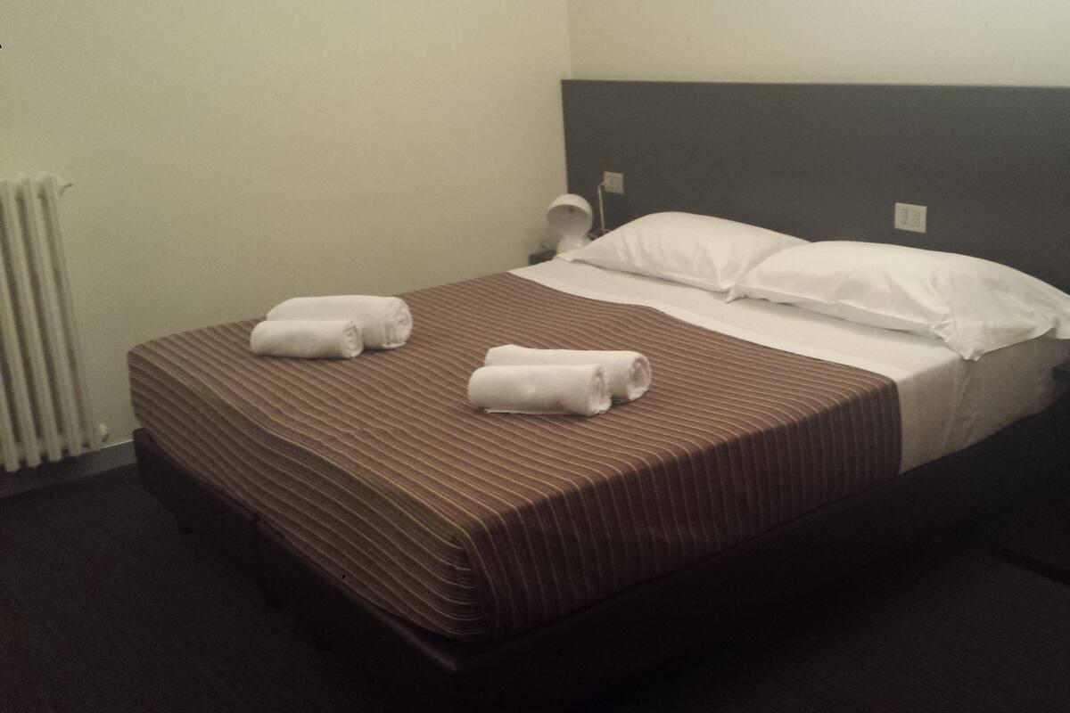 Hypo-allergenic bedding available, desk, WiFi (free)