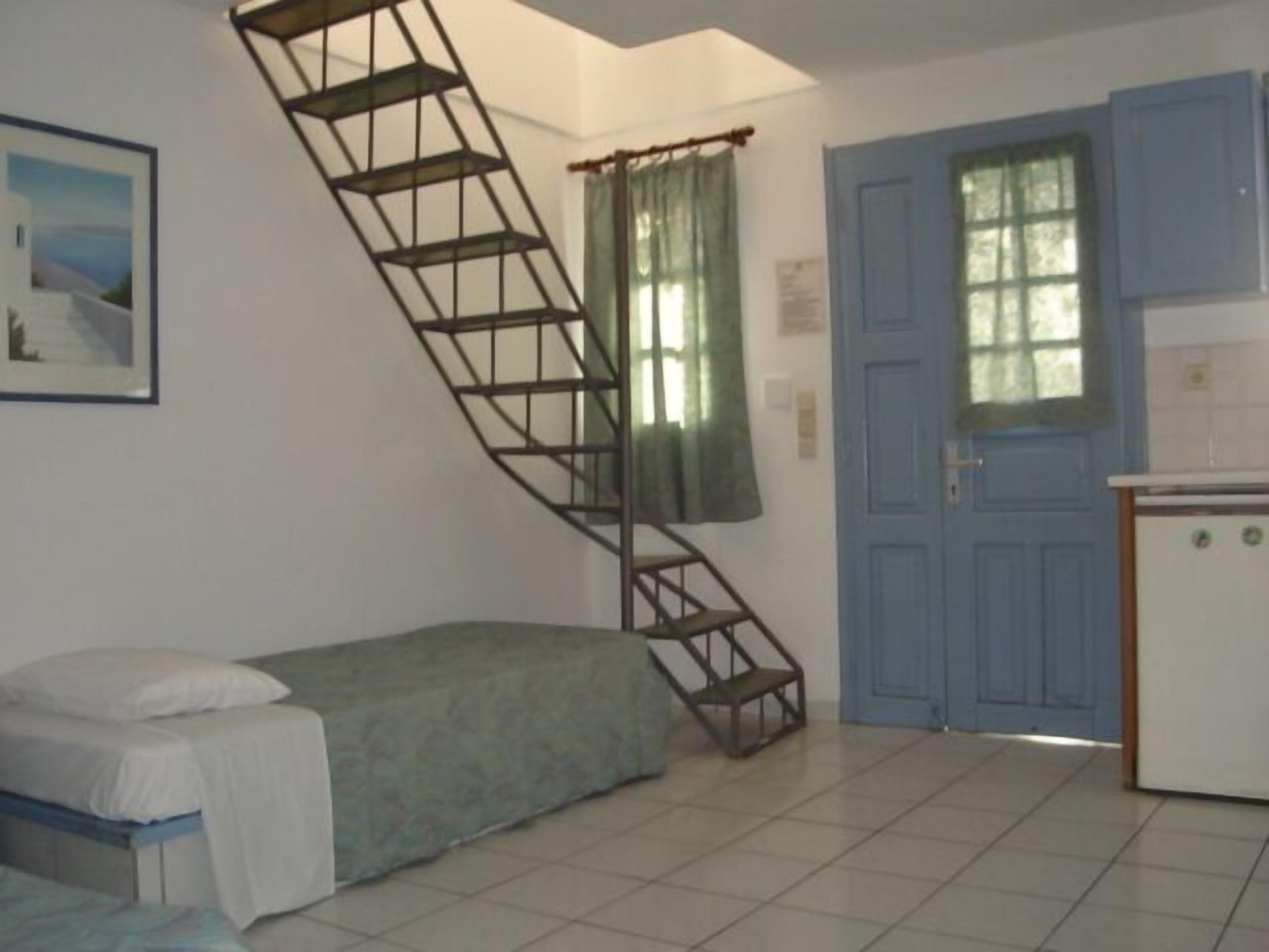 In-room safe, soundproofing, bed sheets