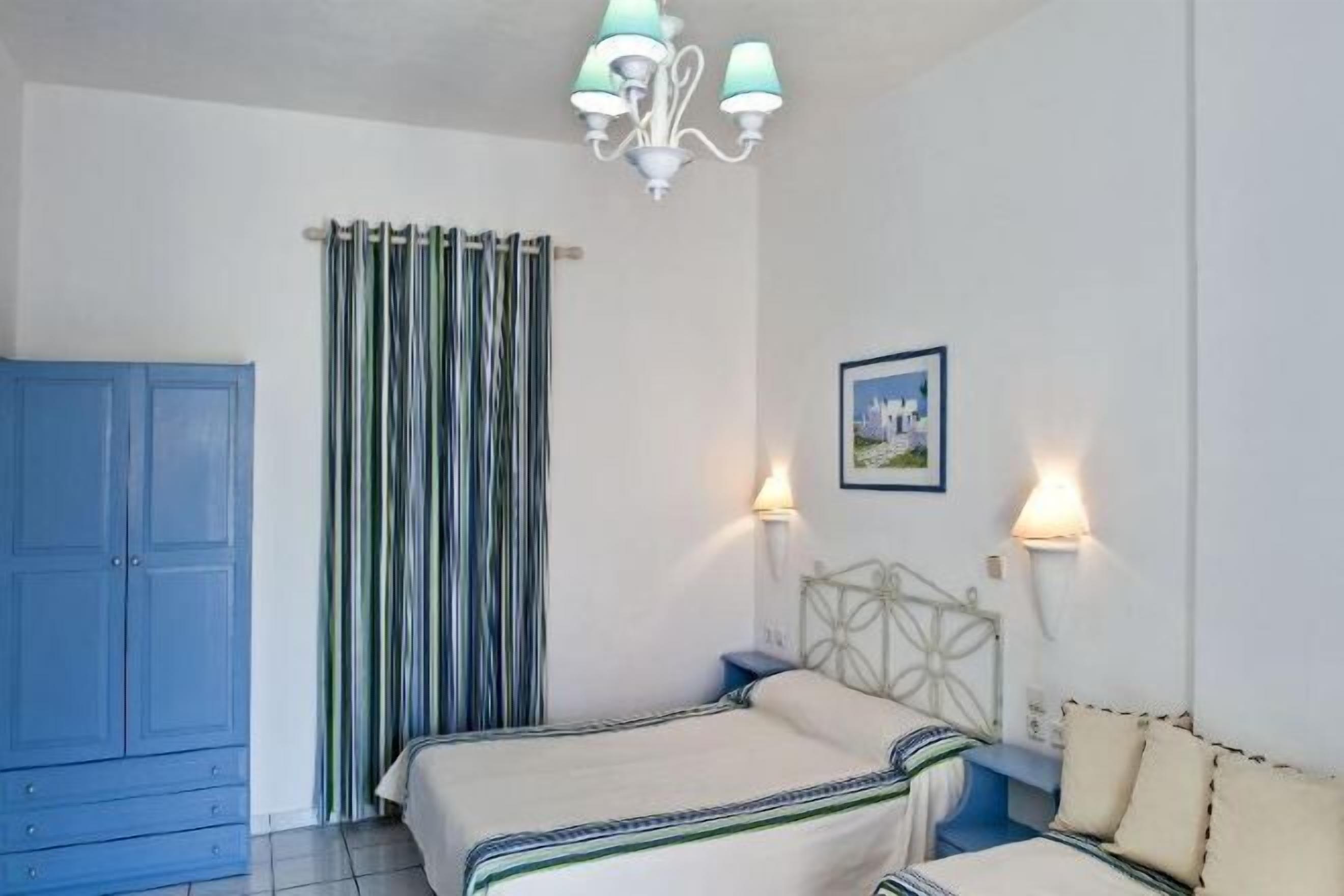 In-room safe, soundproofing, bed sheets