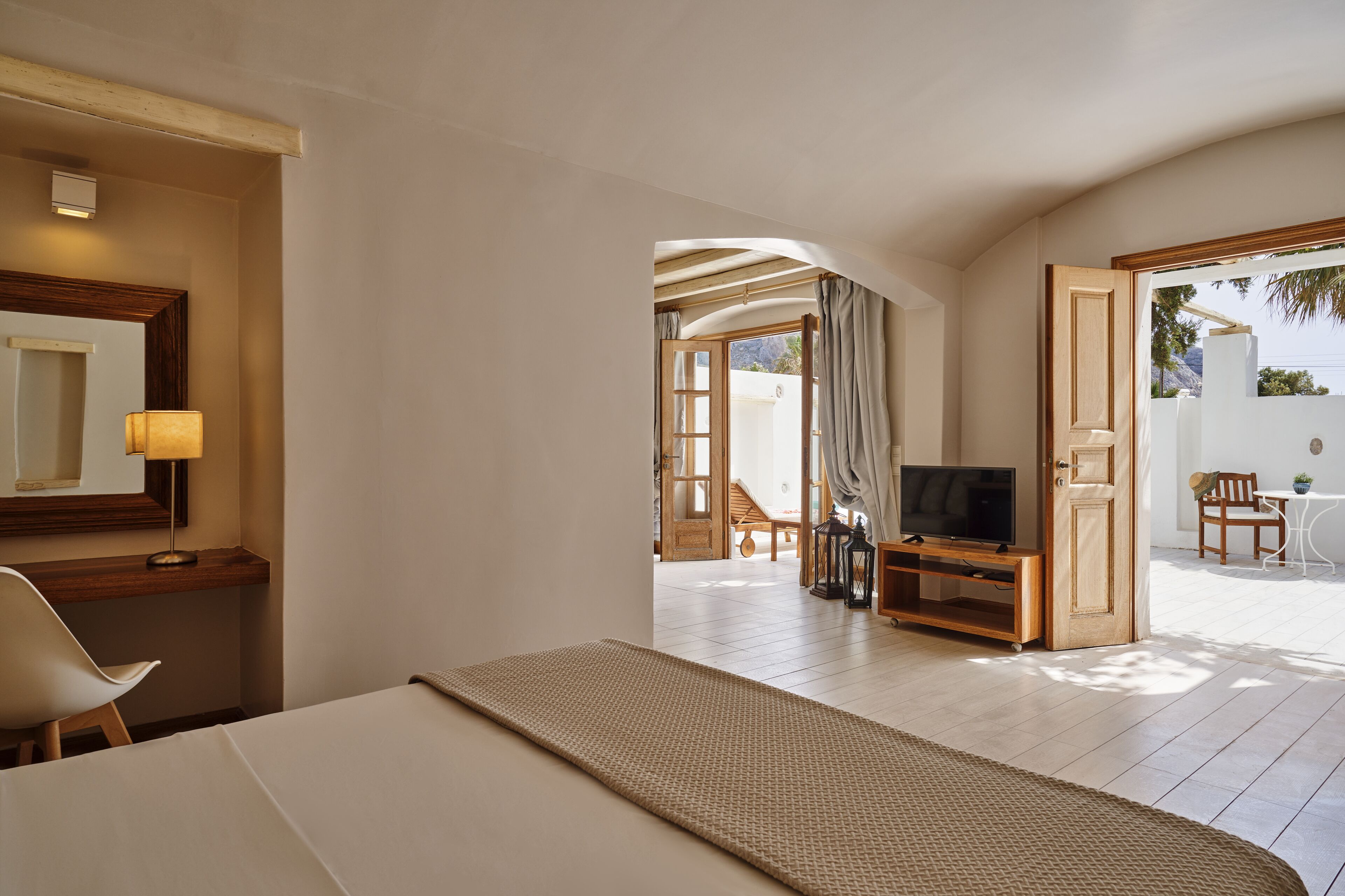 honeymoon studio suite, jetted tub | living area | 32-inch led tv with satellite channels, tv