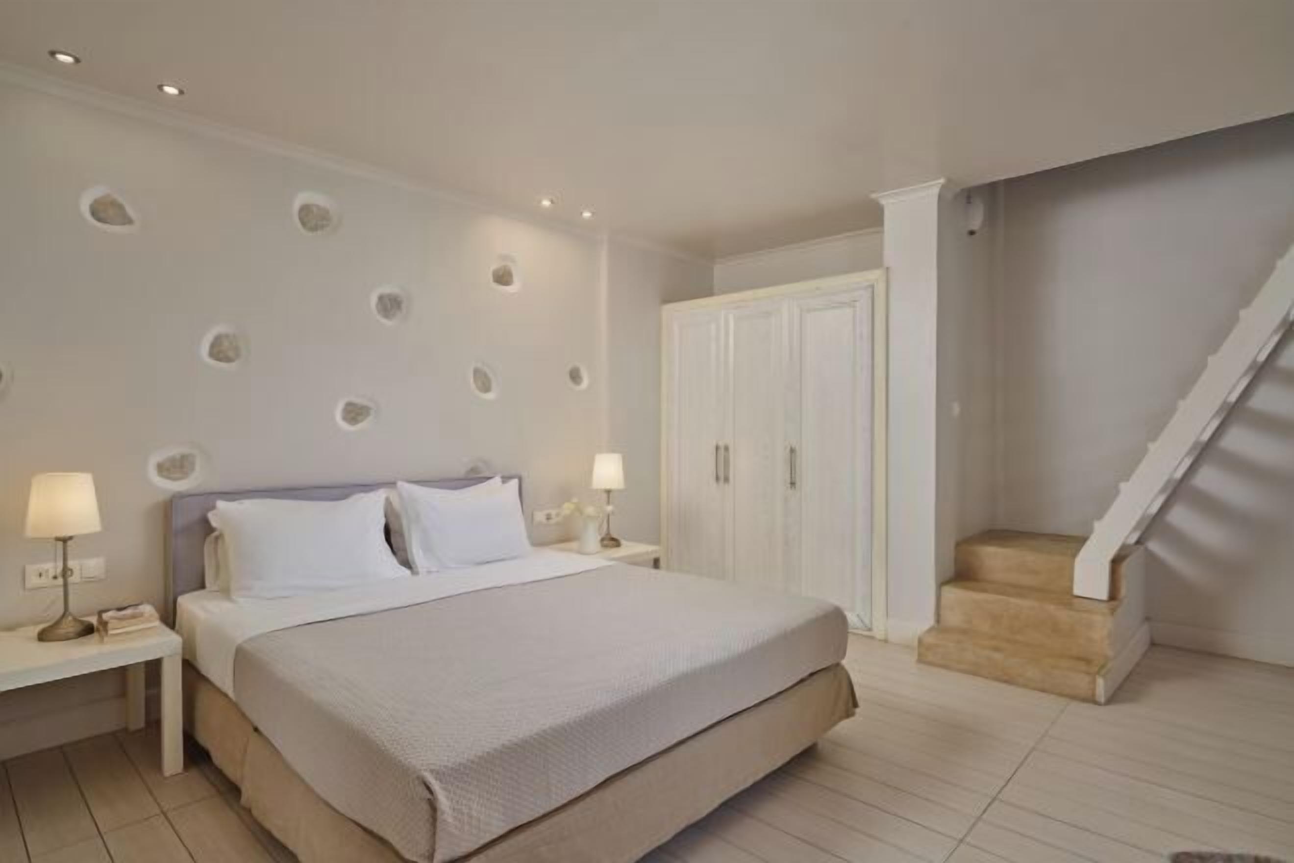 In-room safe, soundproofing, bed sheets