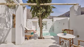 Honeymoon Studio Suite, Jetted Tub | Terrace/patio