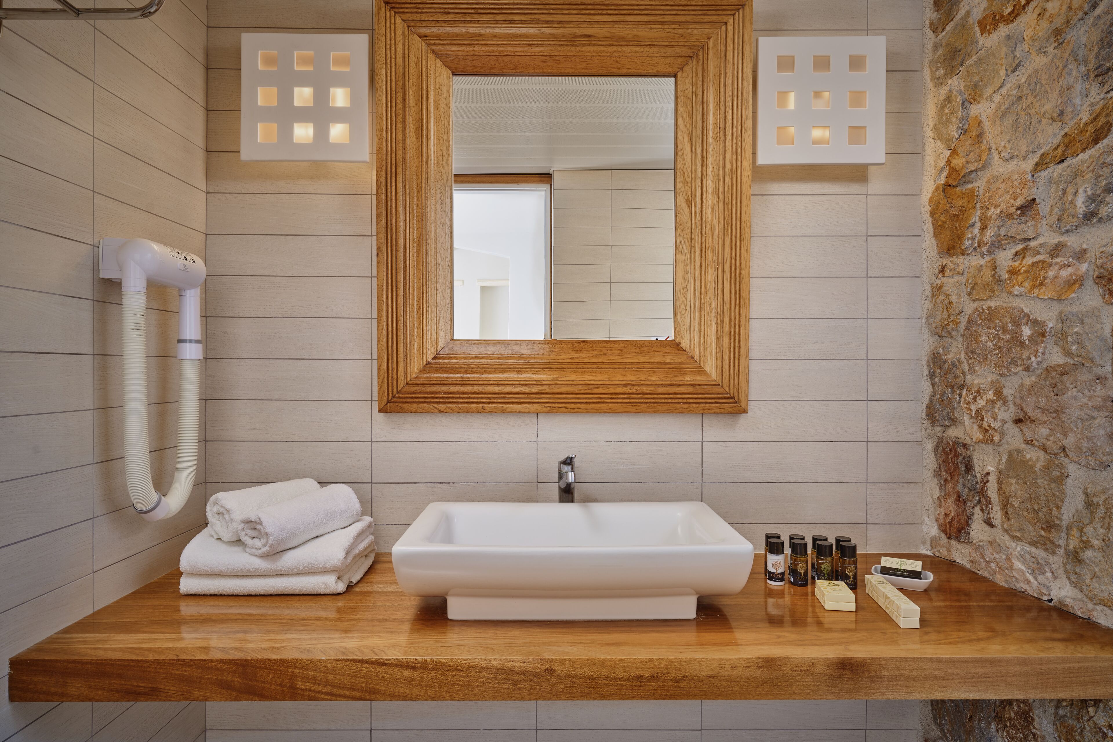 honeymoon studio suite, jetted tub | bathroom | shower, free toiletries, hair dryer, towels