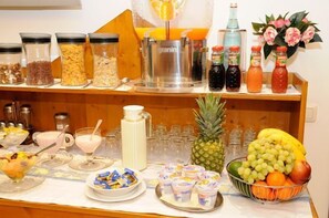 Daily buffet breakfast for a fee