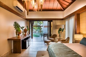 Minibar, in-room safe, desk, blackout curtains