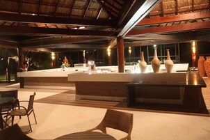 2 bars/lounges, poolside bar, beach bar