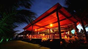 2 bars/lounges, poolside bar, beach bar