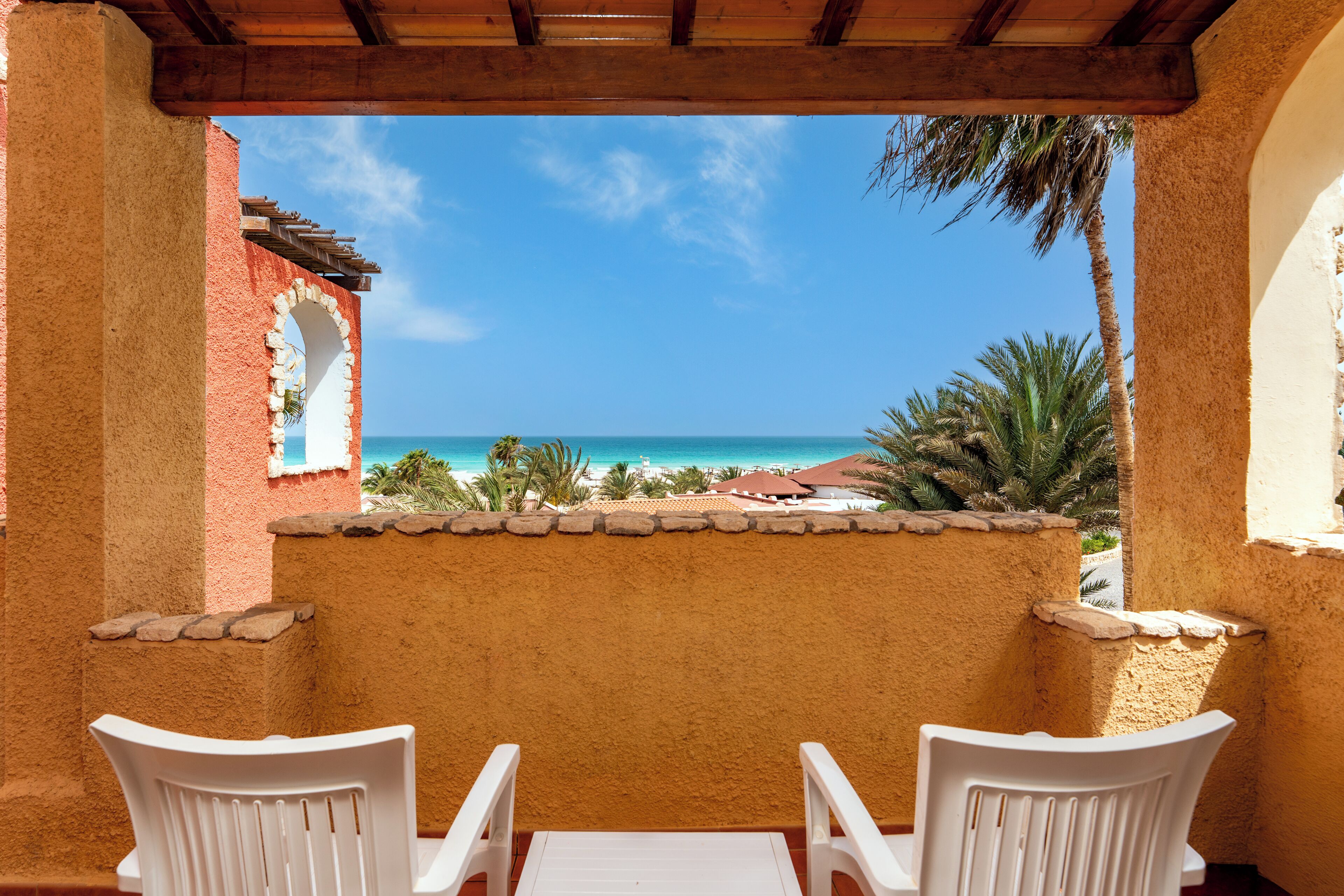 Minibar, safe på rommet, skrivebord og blendingsgardiner