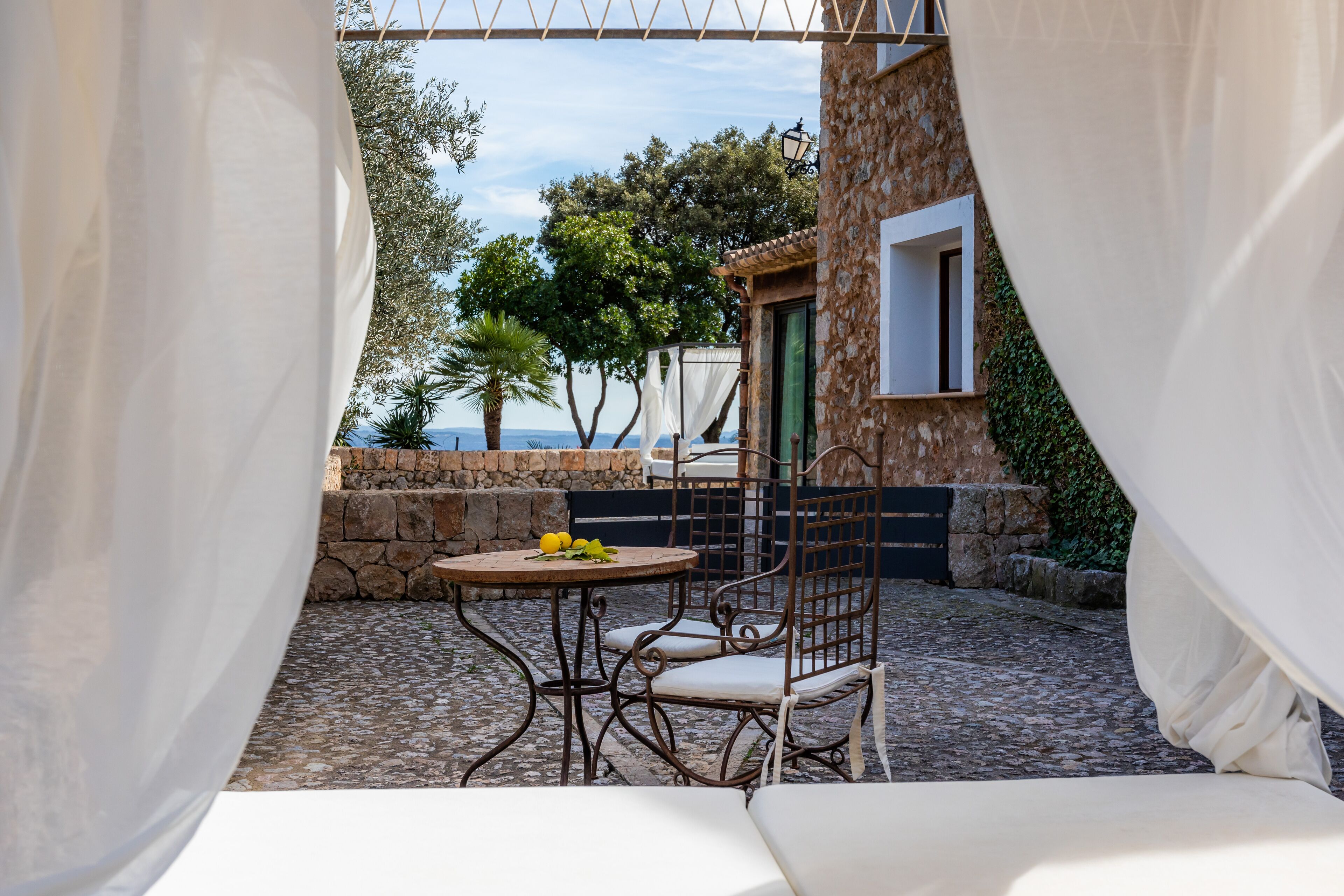 Couette en duvet d'oie, minibar, coffres-forts dans les chambres