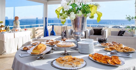 Breakfast buffet. Hotel Tempo di Mare