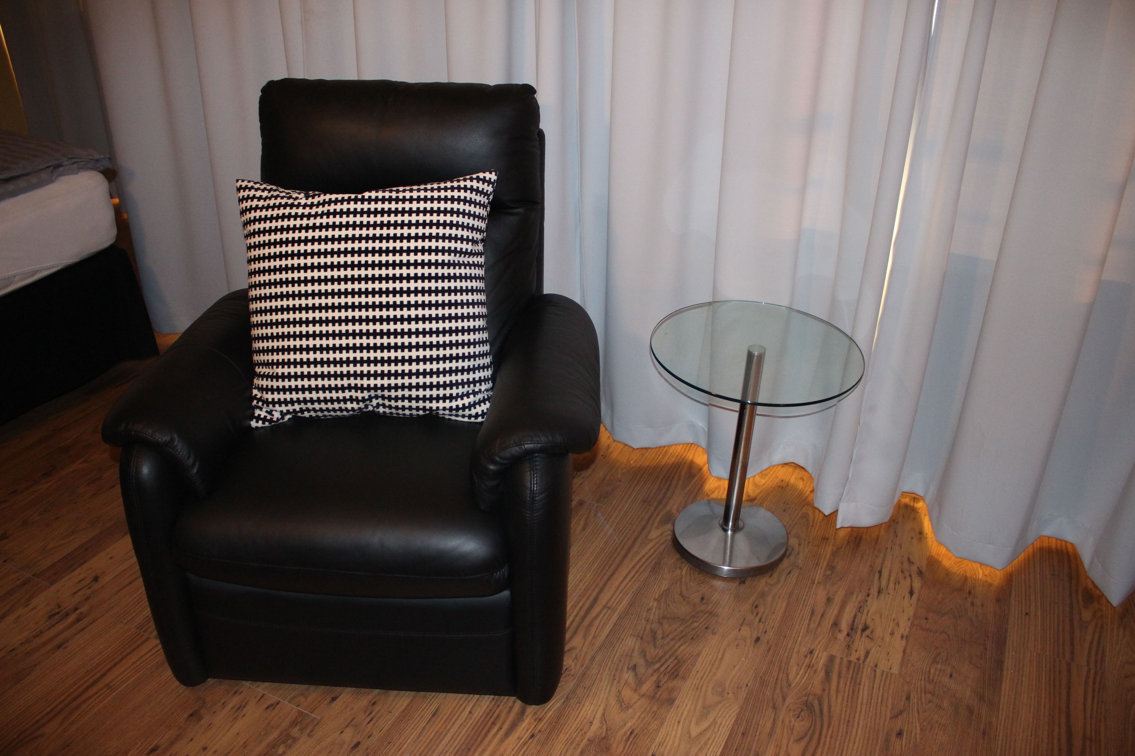 1 bedroom, premium bedding, minibar, in-room safe