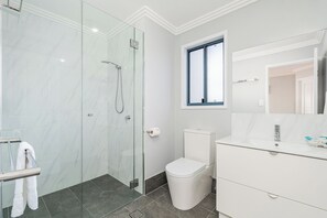 Familienvilla, 2 Schlafzimmer | Badezimmer | Duschwanne, kostenlose Toilettenartikel, Haartrockner, Handtücher