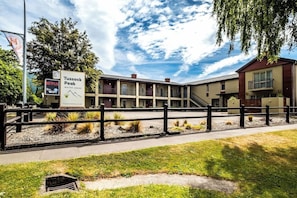 Exterior - Tussock Peak (Hanmer Springs)