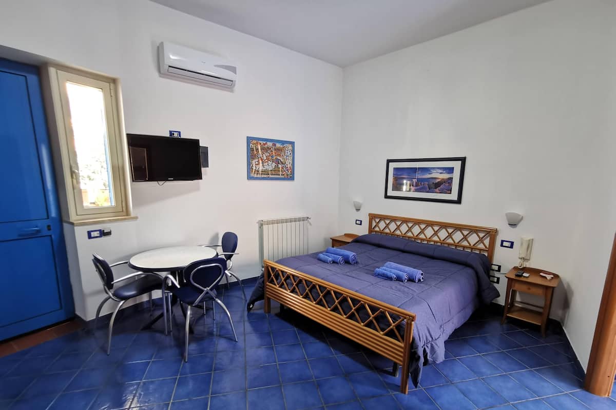 Studio | Zimmersafe, Schreibtisch, BĂŒgeleisen/BĂŒgelbrett, kostenlose Babybetten