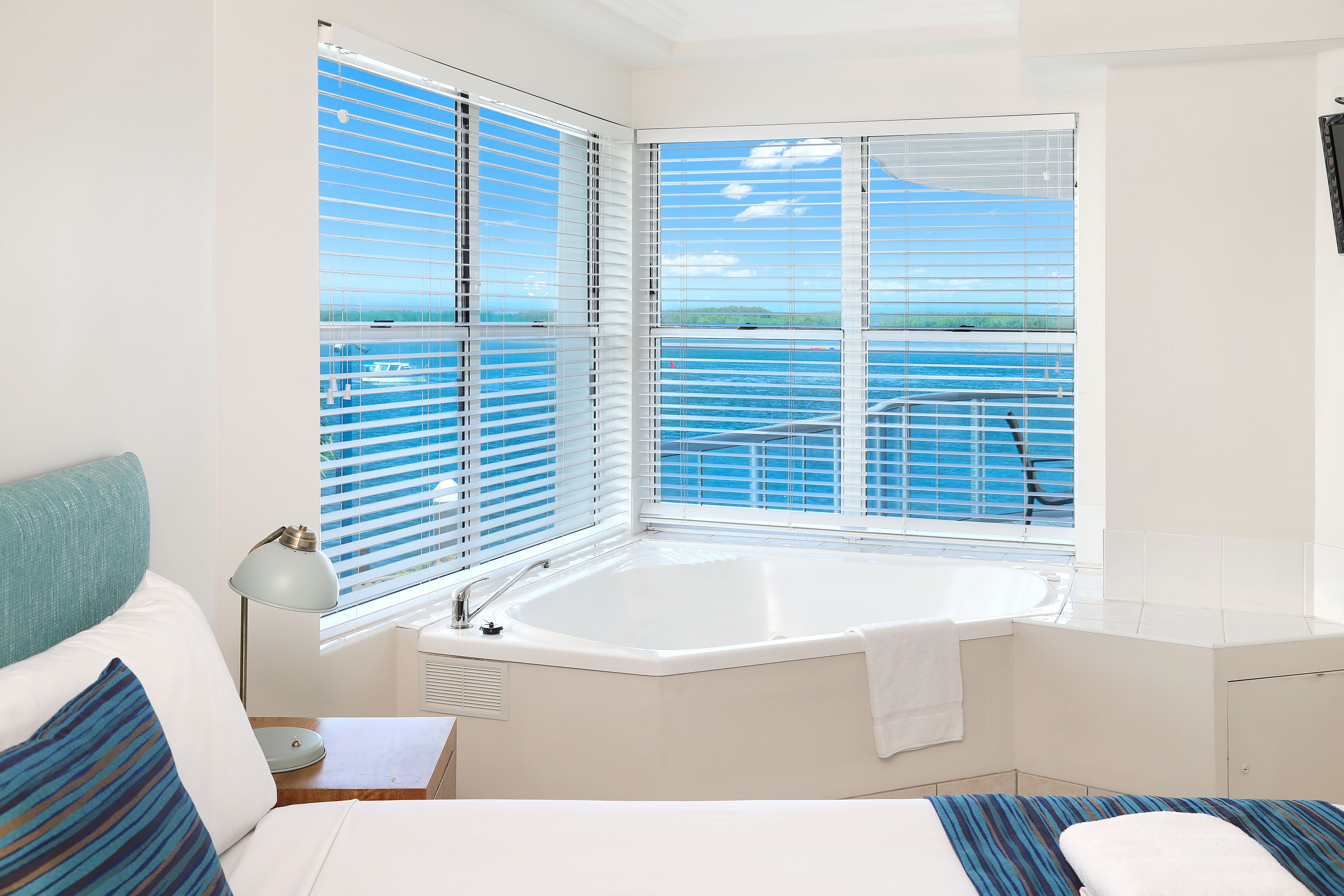 ocean view 2 bedroom apartment | jetted bathtub